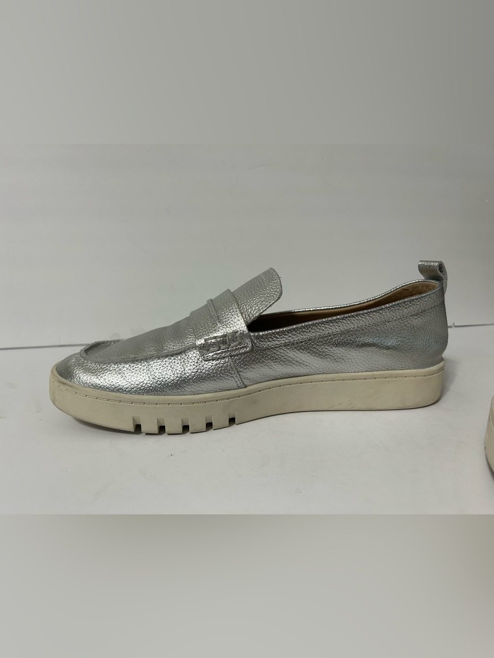 Vionic Chantel Metallic Silver Leather Penny Loafers Womens 10 Orthotic Slip On - Picture 6 of 12